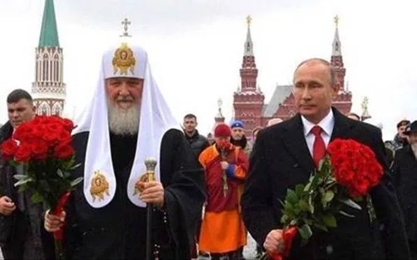 http://www.robzor.com/rhouse/putin123_files/image121.webp
